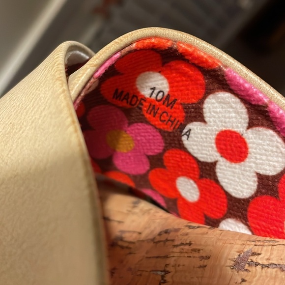 KORKS Draya Platform Sandal size 10M
Brand New - Never Worn - Picture 8 of 8